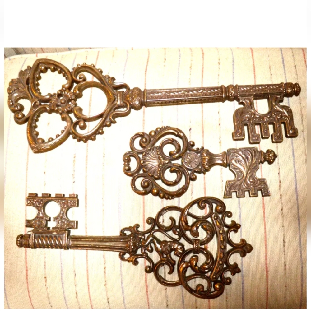 Vintage MCM Syroco Skeleton Keys - Wood Wall Art Decor Set of 3 Keys retro - Picture 1 of 4